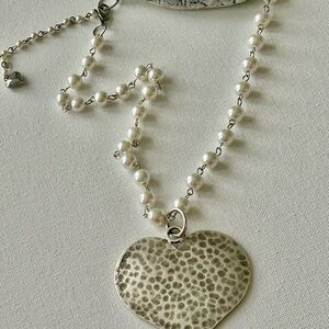 Glass pearls Elegant Silver Heart Pendant Necklace
